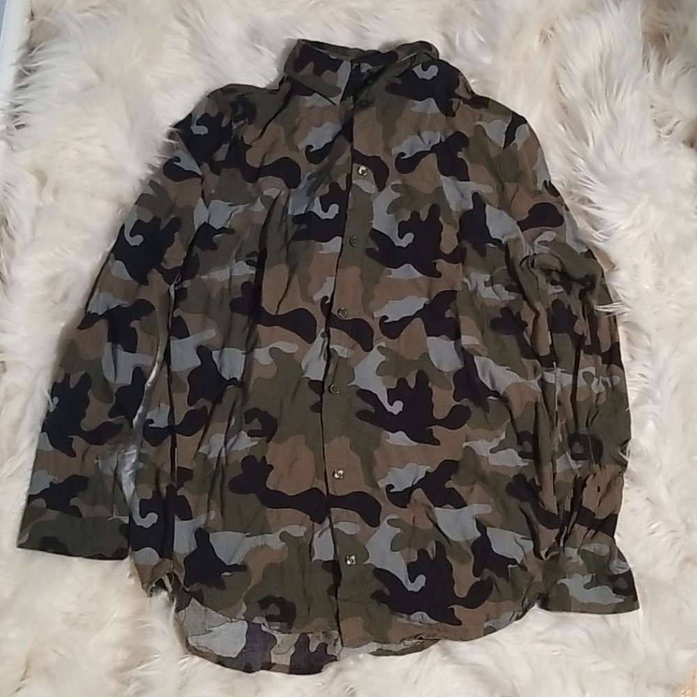 Camo long sleeved button-up shirt